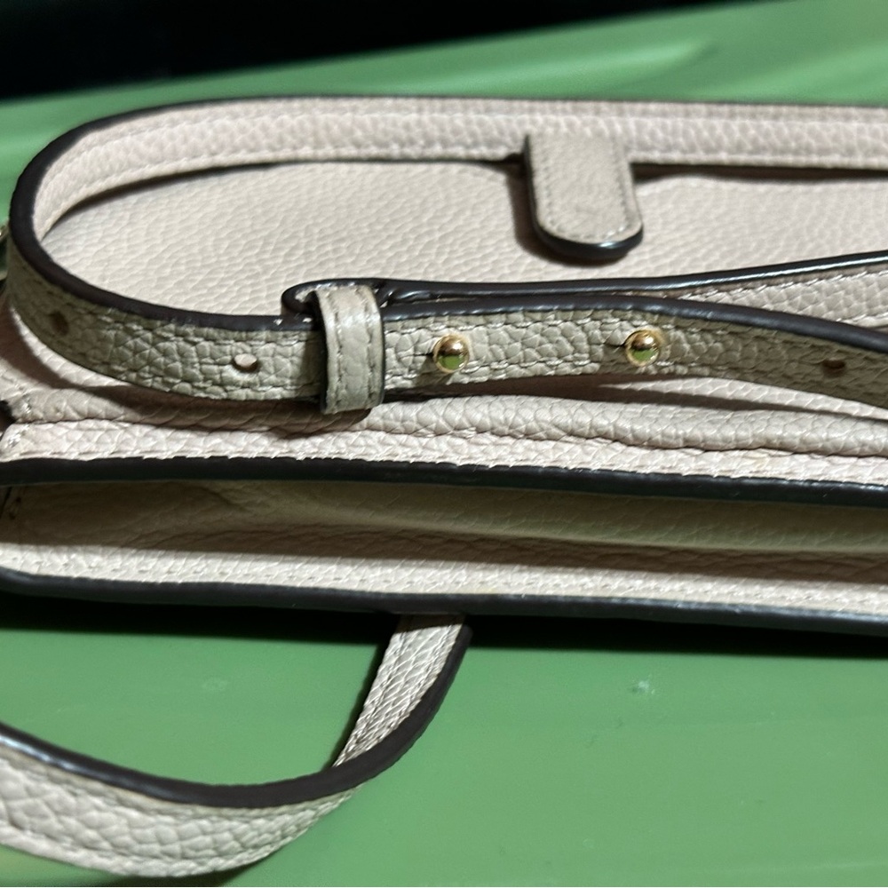 Michael Kors Light Tan Crossbody Bag - Picture 5 of 6